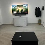 Appartement Elegant & Spacious 2br 2ba Unit With Private Patio *