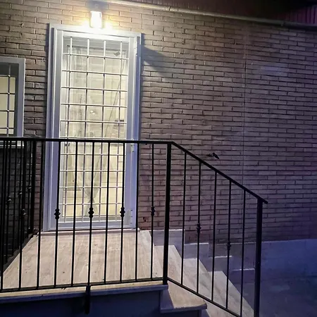 Daire Elegant & Spacious 2br 2ba Unit With Private Patio *