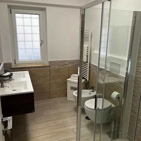 Apartmán Elegant & Spacious 2br 2ba Unit With Private Patio