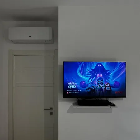 Elegant & Spacious 2br 2ba Unit With Private Patio Řím