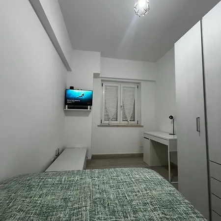 Elegant & Spacious 2br 2ba Unit With Private Patio * Řím