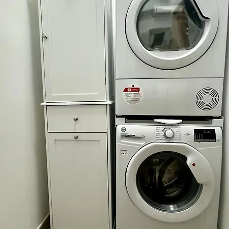 Apartmán Elegant & Spacious 2br 2ba Unit With Private Patio