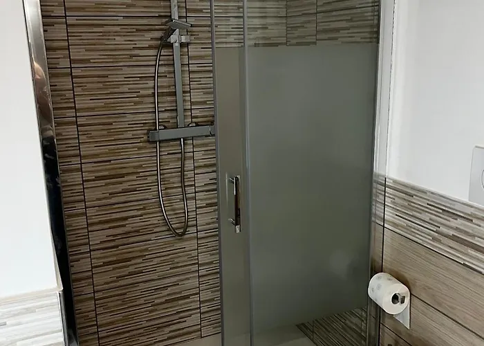 Διαμέρισμα Elegant & Spacious 2br 2ba Unit With Private Patio Ρώμη