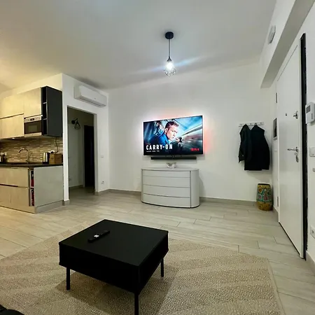 Elegant & Spacious 2br 2ba Unit With Private Patio *