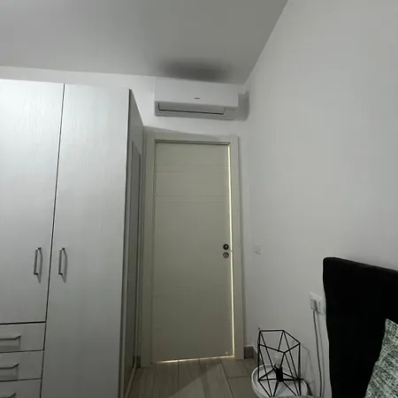 Elegant & Spacious 2br 2ba Unit With Private Patio *