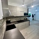 公寓 Elegant & Spacious 2br 2ba Unit With Private Patio *