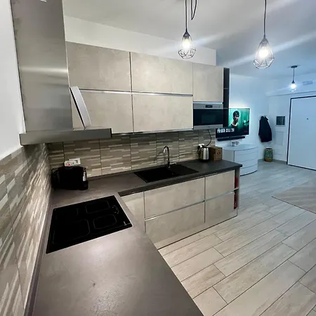 شقة Elegant & Spacious 2br 2ba Unit With Private Patio *