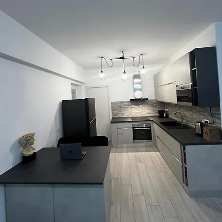 Elegant & Spacious 2br 2ba Unit With Private Patio