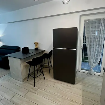 Elegant & Spacious 2br 2ba Unit With Private Patio Apartment Rome